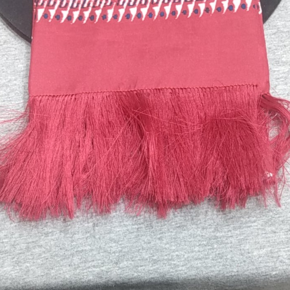 💯% Pure Silk Scarf - Picture 2 of 4